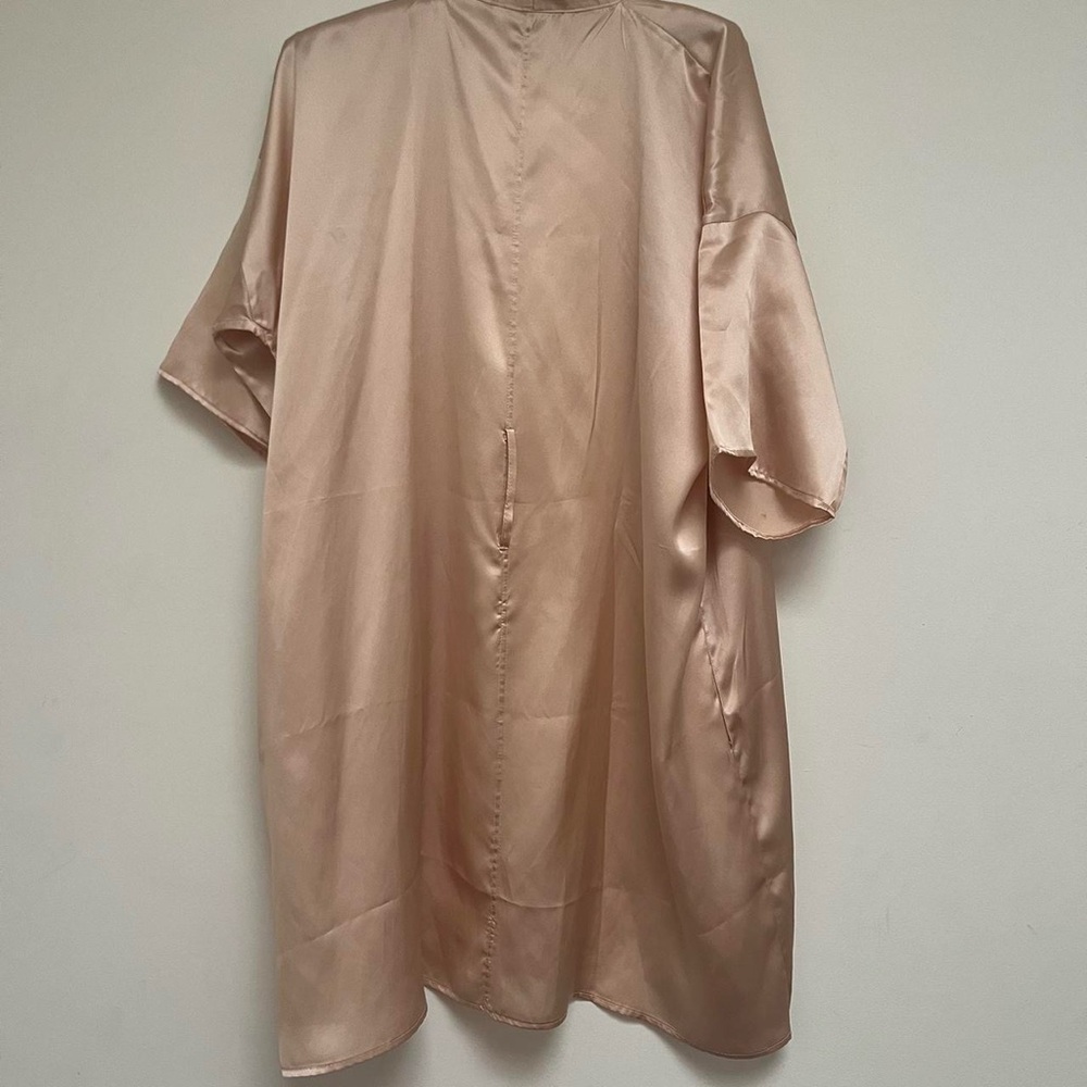 Pink Silk Robe - Picture 2 of 3